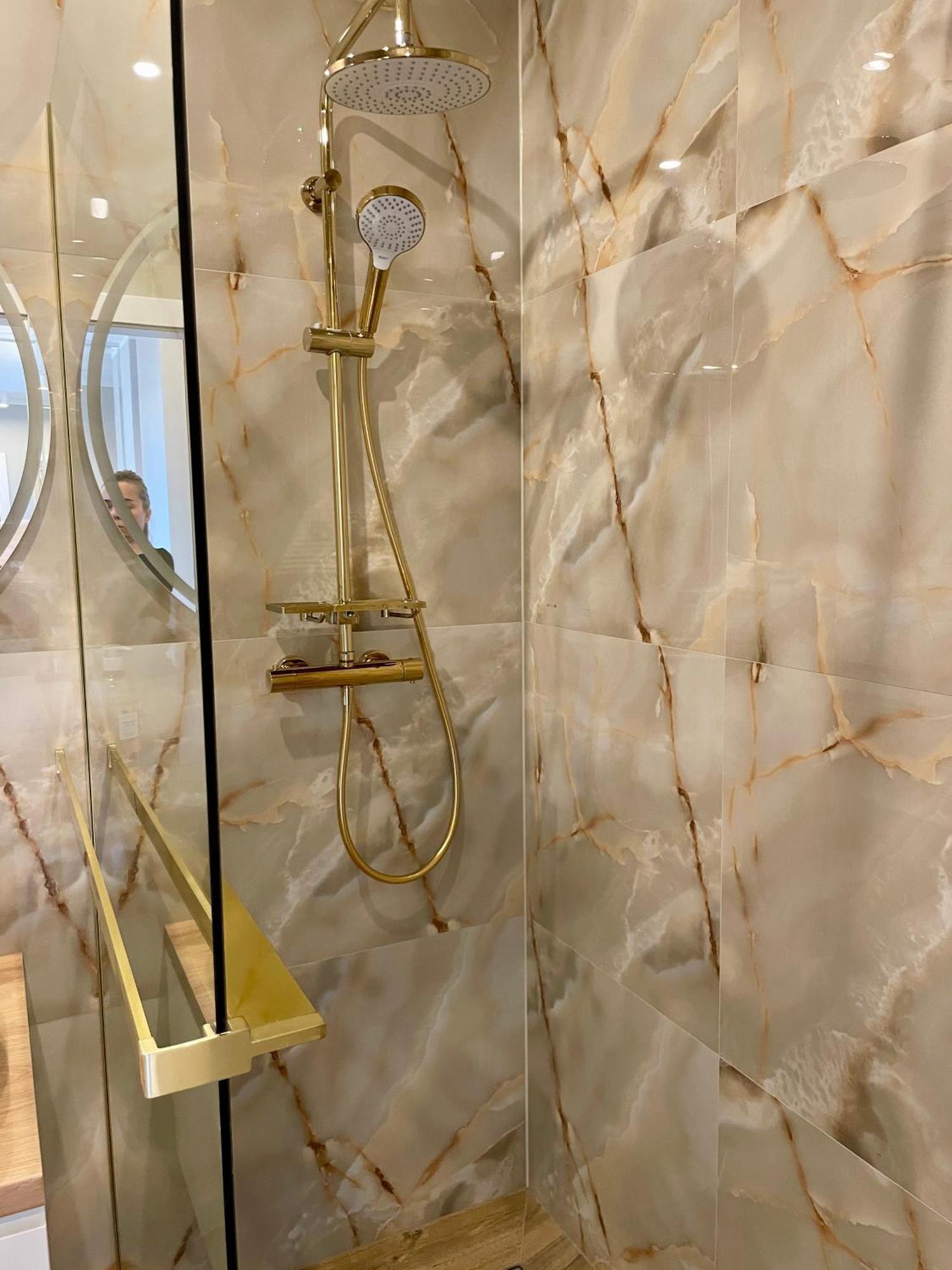 Z Widokiem Na Jezioro I Garazem Apartment
